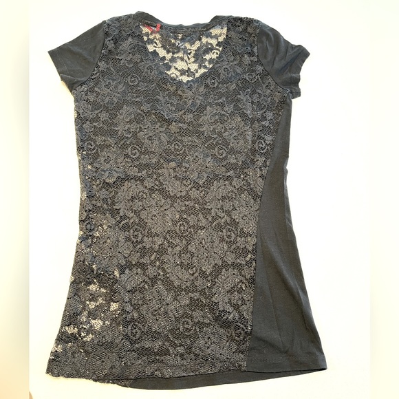 Parasuco back lace t-shirt. - Picture 4 of 5